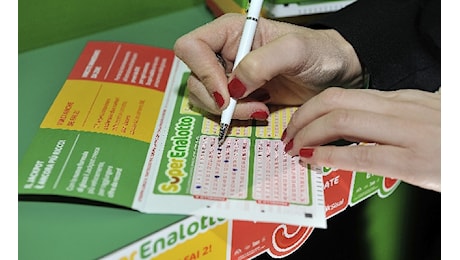 Superenalotto: niente 6, il jackpot sale a 49,1 milioni di euro