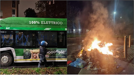 Guerriglia urbana al Corvetto: autobus 93 devastato e incendi in strada. Sulla fiancata del mezzo devastato la scritta “Ramy vive”