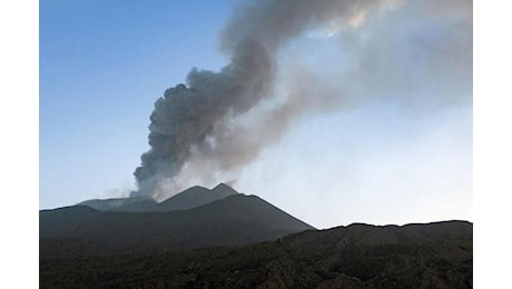 Etna, conclusa l’eruzione: riapertura graduale dell’aeroporto di Catania