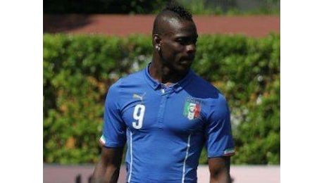 Balotelli è carico, ha già mezz'ora nelle gambe. Giovedì Gilardino lo butta dentro sicuro