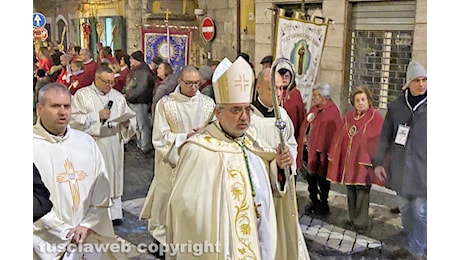 Civita Castellana, il vescovo apre il Giubileo: “La speranza nasce dall’amore”