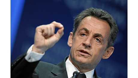 Sarkozy sarà il primo (ex) capo di Stato con il braccialetto elettronico