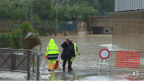 Cronaca meteo Marche - Alluvione ad Ancona, sottopasso vicino a casello autostradale allagato. VIDEO