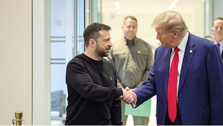 Zelensky-Trump, sorrisi e imbarazzi: «Essere insieme è già buon segno»