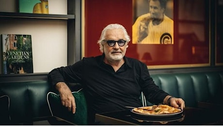 Multa a Crazy pizza in via Veneto. La replica di Briatore: “Il problema del municipio di Roma sono i fiori. Non la spazzatura e la camorra