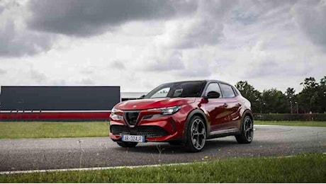 Nuova Alfa Romeo Junior Veloce: l'elettrica del Biscione emoziona e stupisce