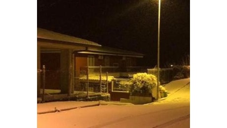 Maltempo in Toscana, codice giallo per neve, vento e mareggiate