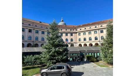 Professore accusato di atti sessuali su due studentesse di 15 e 16 anni: giudizio immediato ad Asti