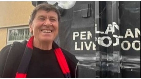 Gianni Morandi in trasferta con il suo Bologna a Liverpool: «Nella città dei Beatles, che grande emozione»