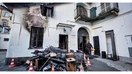 Incendio in portineria al centro di Torino: muore una 25enne, feriti i genitori