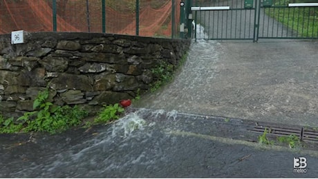 Cronaca meteo diretta - Maltempo Liguria, rovesci di pioggia lungo la costa della provincia di Genova - Video