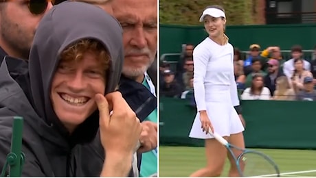 Jannik Sinner, sguardi d'amore per Anna Kalinskaya a Wimbledon | Video iO Donna