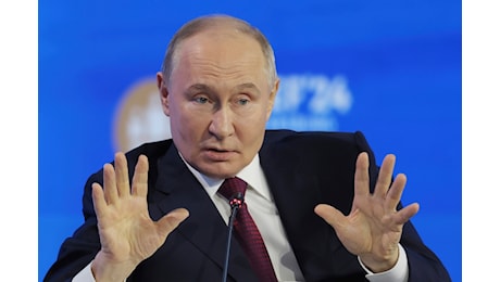 Russia, Putin: Svilupperemo ancora armamenti nucleari, per deterrenza