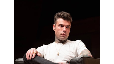 Machismo, misoginia e ipocrisia: Fedez abbandona gli smaltini e torna alle origini