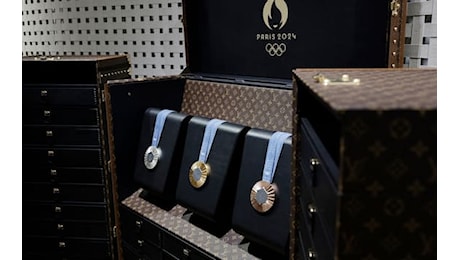 Olimpiadi 2024, i premi per le medaglie degli atleti ricevuti dalle federazioni