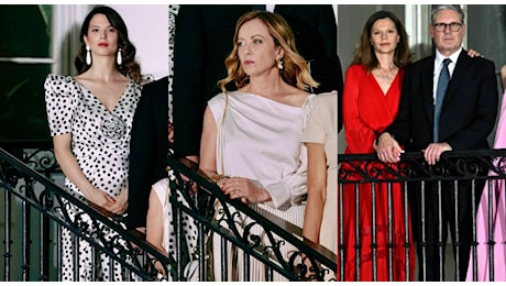 Nato, i look delle first ladies al gala della Casa Bianca: Meloni in total white, Jill Biden e la parure di brillanti, Victoria Starmer rosso laburista