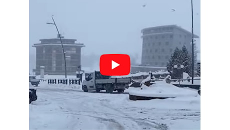 Meteo: Cervinia (AO) bufera di Neve in atto. Il Video