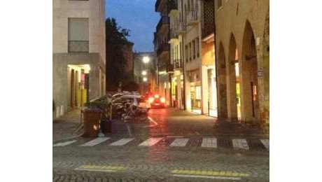 Due nuove risse tra venerdì e sabato sera: giovane pestato a sangue in via Collalto