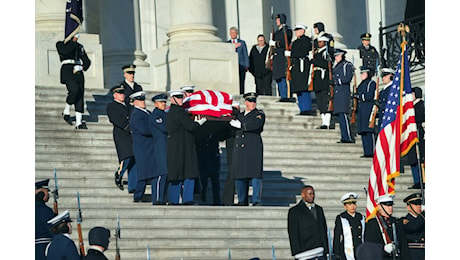 I 5 presidenti USA ancora in vita ai funerali di Jimmy Carter