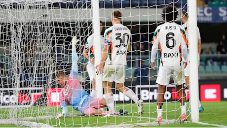 Verona-Venezia 2-1, fatale un errore del portiere Joronen