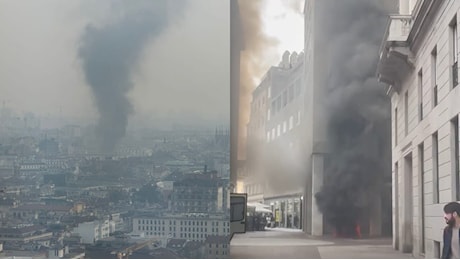 Incendio in centro a Milano, fiamme in un palazzo: alta colonna di fumo nero