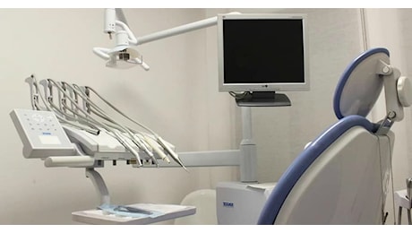 Truffati da finta dentista e aggrediti per aver chiesto indietro i soldi: 4 arresti per lesioni