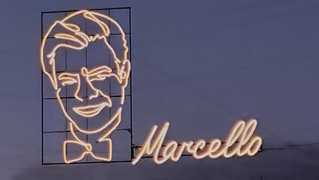 Fontana Liri – “Marcello 100 anni”, installate le luminarie in onore di Mastroianni: tutti gli eventi