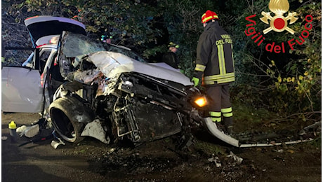 Incidente a Carugo vicino Cantù, 17enne morto nello schianto: feriti altri quattro ragazzi, due sono gravi