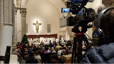 Centinaia di fedeli per l'apertura del Giubileo in Diocesi • newsrimini.it