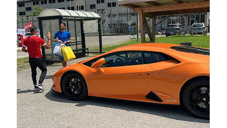 Il rapper Baby Gang lascia il carcere di Busto in Lamborghini, «La legge italiana non funziona un c...o» - MALPENSA24