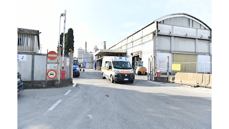 Muore investito da un carrello elevatore in cartiera