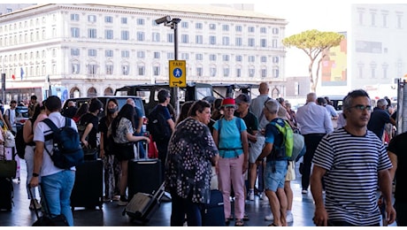 Roma, oggi sciopero dei trasporti per 4 ore: a rischio bus, metro e treni. Orari e fasce di garanzia