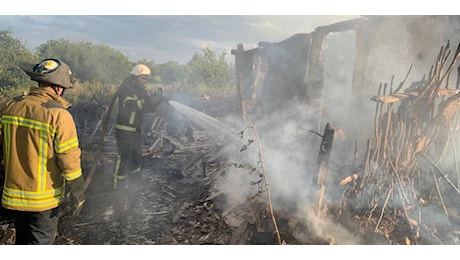 In fiamme una raffineria a Rostov dopo una pioggia di droni lanciati dall'Ucraina