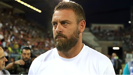 De Rossi di nuovo alla Roma? L'allenatore alla cerimonia della Hall of Fame: A Trigoria sono di casa, tornerò