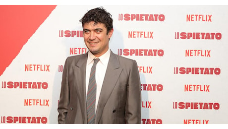 Scamarcio sul commento a Belve: “Io frainteso: fanno i video, tagliano e montano facendo…”