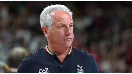 Velasco rinnova: «Allenerò l'Italvolley femminile fino alle Olimpiadi del 2028»