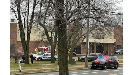 Sparatoria in una scuola in Wisconsin, almeno cinque morti: l'assalitore era uno studente