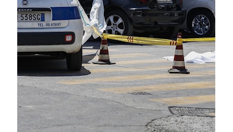 Tragico incidente sulla via Prenestina, auto investe pedone: morto un uomo di 44 anni