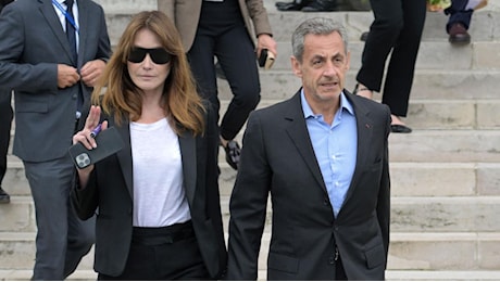 Carla Bruni e l'inchiesta su Sarkozy, possibile rinvio a giudizio per l'ex top model