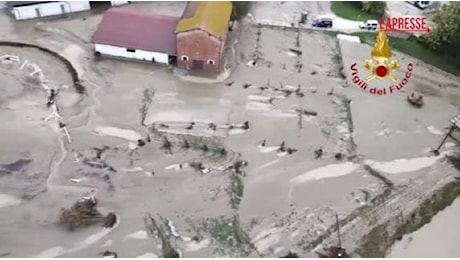 Maltempo in Emilia-Romagna, allagamenti a Pianoro: il video dall'elicottero