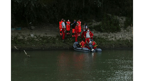 Trovato il cadavere di una donna nel lago di Como: l’allarme lanciato da più paesi