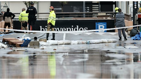 Valencia, cosa è successo nel centro commerciale: la paura del «cimitero» nel parcheggio, quante auto c'erano e le zero vittime