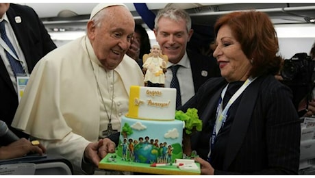 Papa Francesco compie 88 anni, è il terzo pontefice più longevo di sempre. Gli auguri e il desiderio espresso