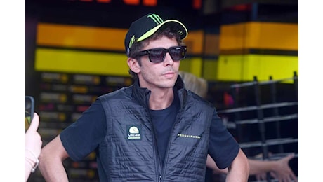 Bufera tra Valentino Rossi e il grande rivale: “È stato brutale”