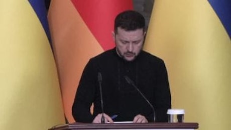 Zelensky: la Russia dovrebbe andare all'inferno, ci sta uccidendo