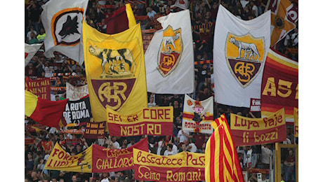 E c'è chi la debacle della Roma non l'ha proprio vista. 200 tifosi giallorossi si presentano al Franchi senza biglietto, bloccati dalle forze dell'ordine