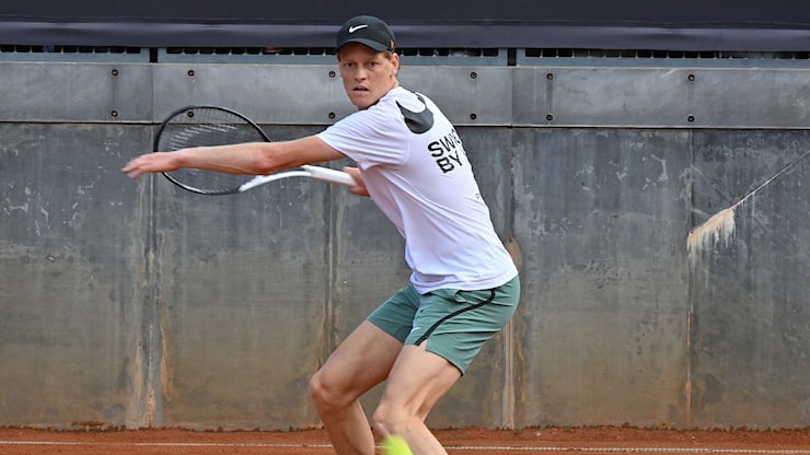 Tennis, Sinner in campo al Foro Italico: allenamento con Fritz - Sportmediaset Tennis, Sinner in campo al Foro Italico: allenamento con Fritz - Sportmediaset