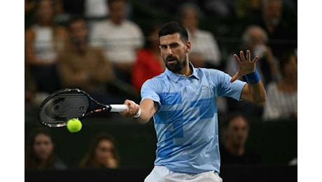 Il tennis torna con Djokovic che punta alla gloria, Swiatek e Sinner sotto le nubi del doping