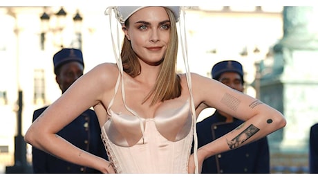 Cara Delevingne, outfit di culto ispirato a Madonna: le foto - Donnamoderna