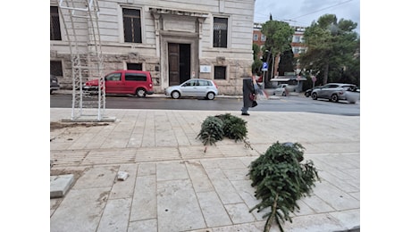 Maltempo nelle Marche, raffiche e mareggiate sulla costa. Passerini dell’Univpm: «Natale con freddo, neve e vento»